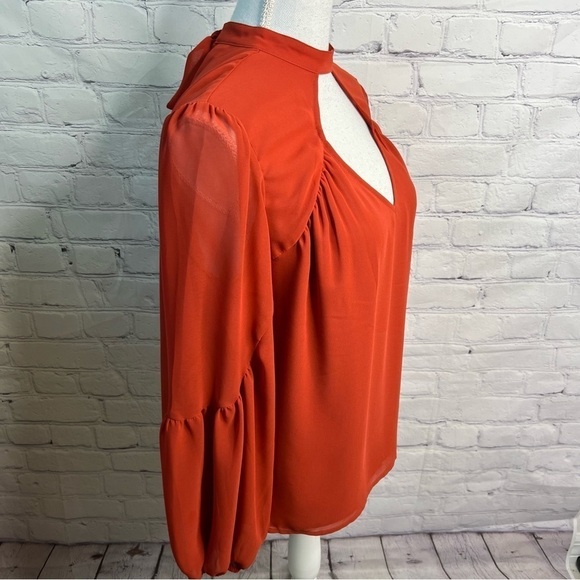 EXPRESS Open Neck Top Small - Picture 2 of 6